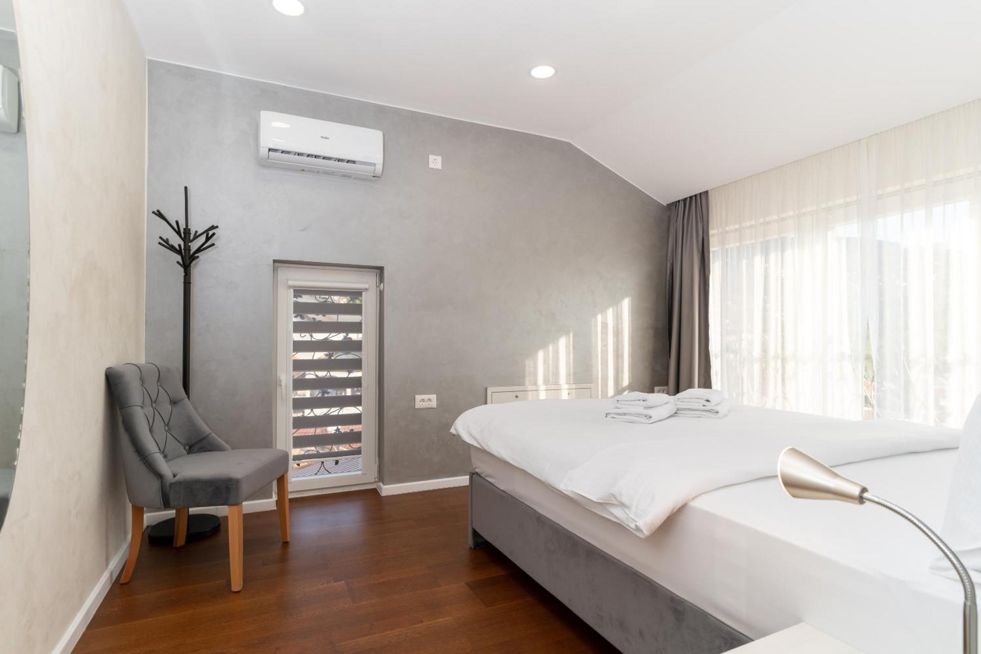 Ornament Hotel And Apartments Сараєво Екстер'єр фото