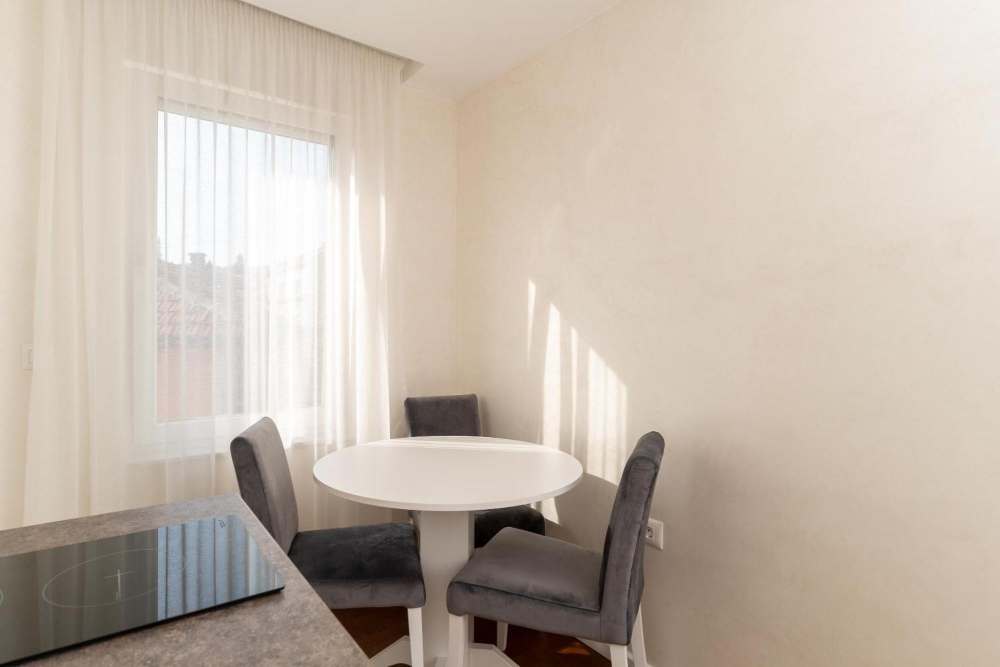 Ornament Hotel And Apartments Сараєво Екстер'єр фото