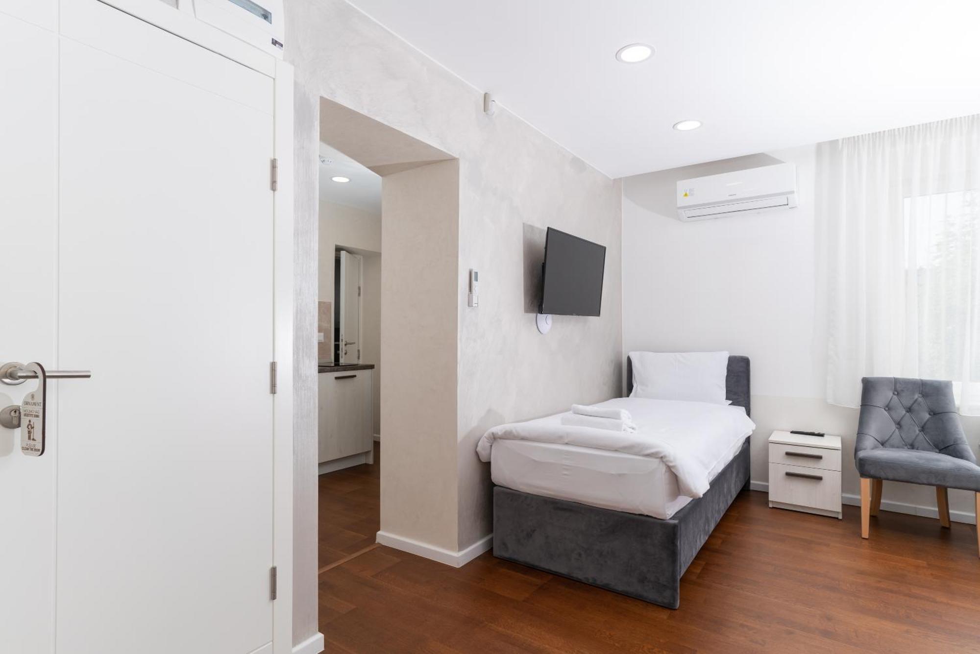 Ornament Hotel And Apartments Сараєво Екстер'єр фото