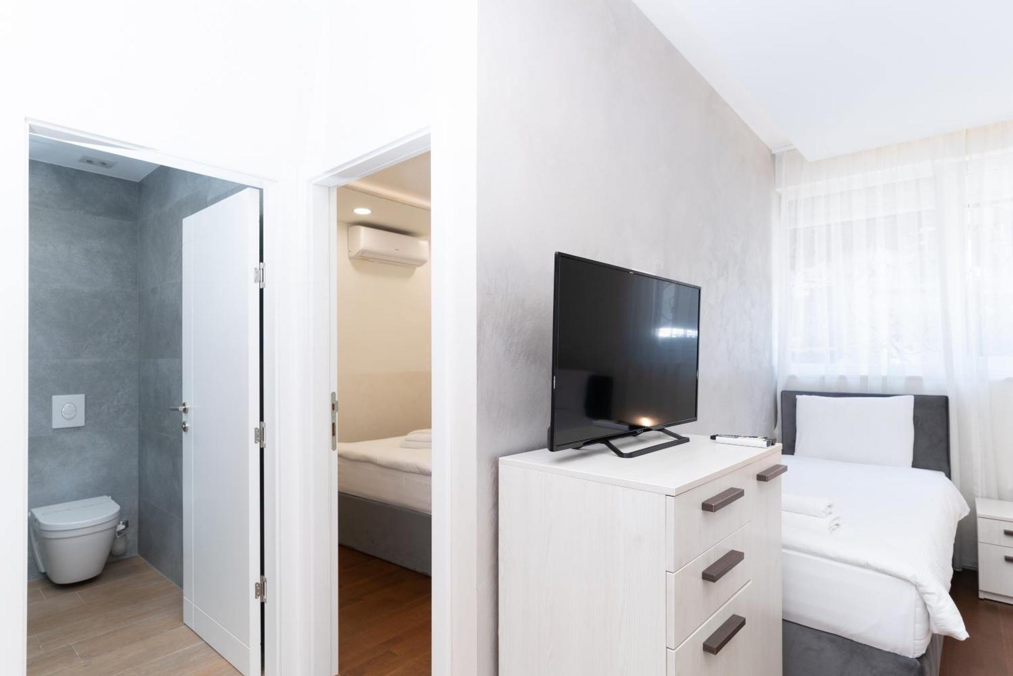 Ornament Hotel And Apartments Сараєво Екстер'єр фото