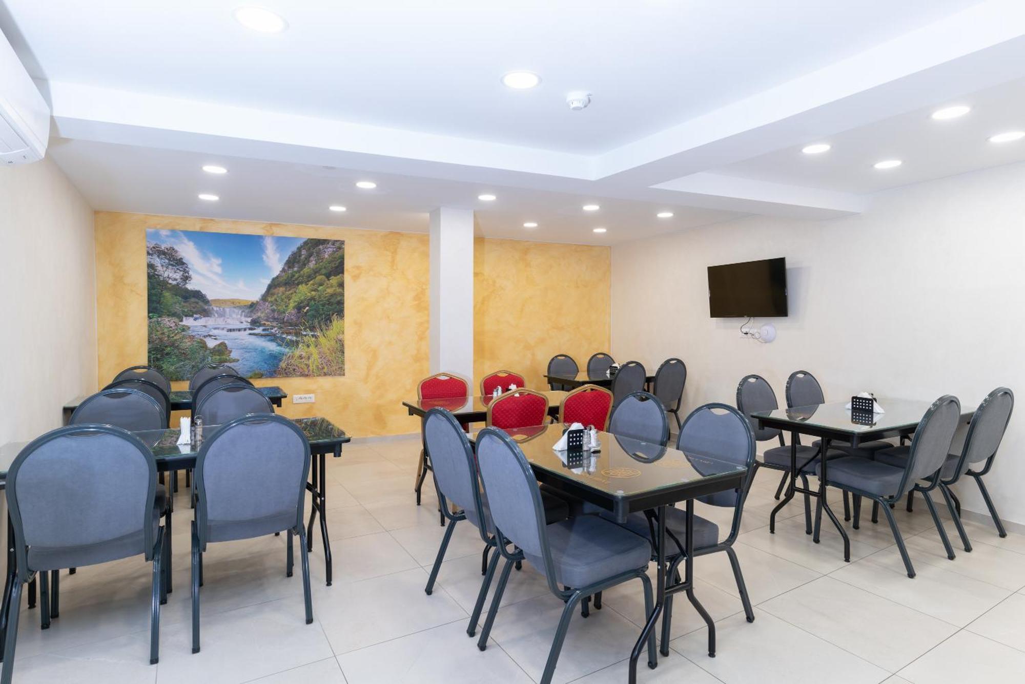 Ornament Hotel And Apartments Сараєво Екстер'єр фото